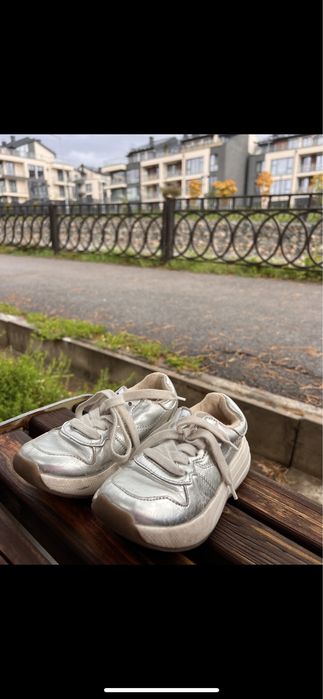 Кроссовки zara 29 размер