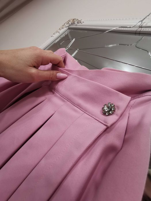 Тенис плисирана пола с камъни