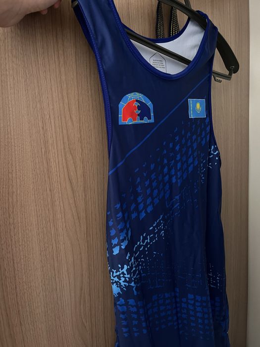 Продаю нательник за размерами и ценой в лс