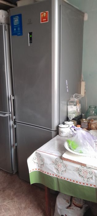 Продам холодильник  2х камерный