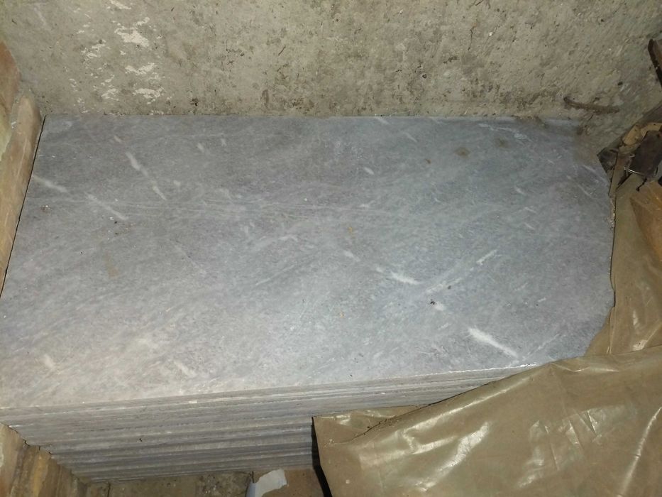 Сив мрамор блокчета