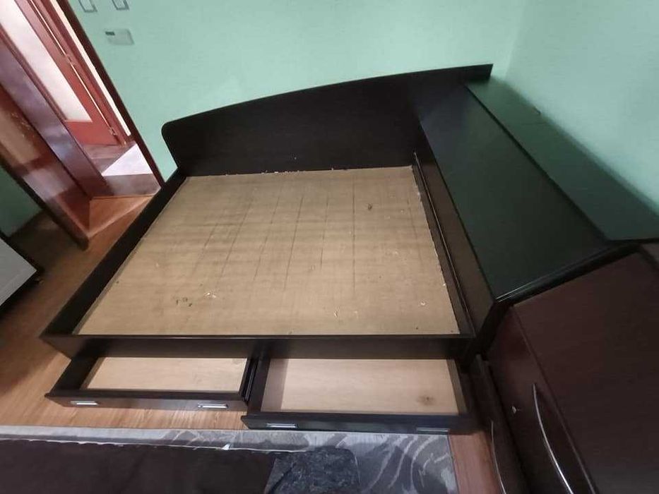 Спалня с две ракли