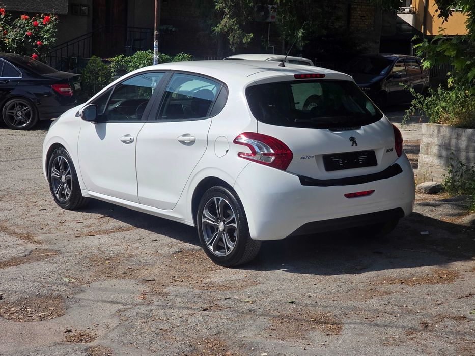 Peugeot 208 1.4i Бензин Газ Климатик Фейслифт