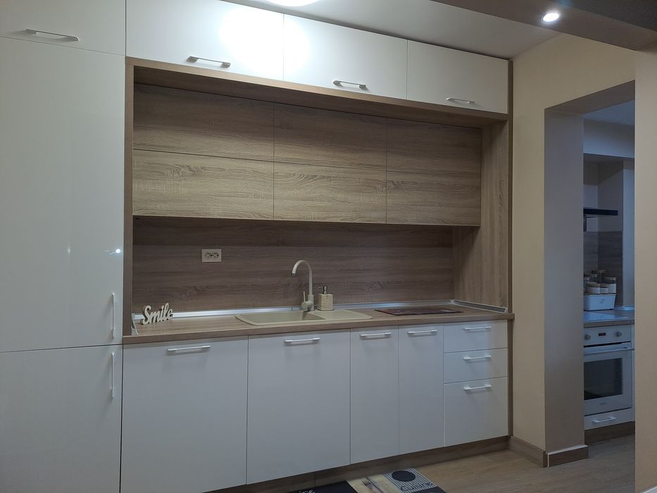 Два самостоятелни етажа от къща