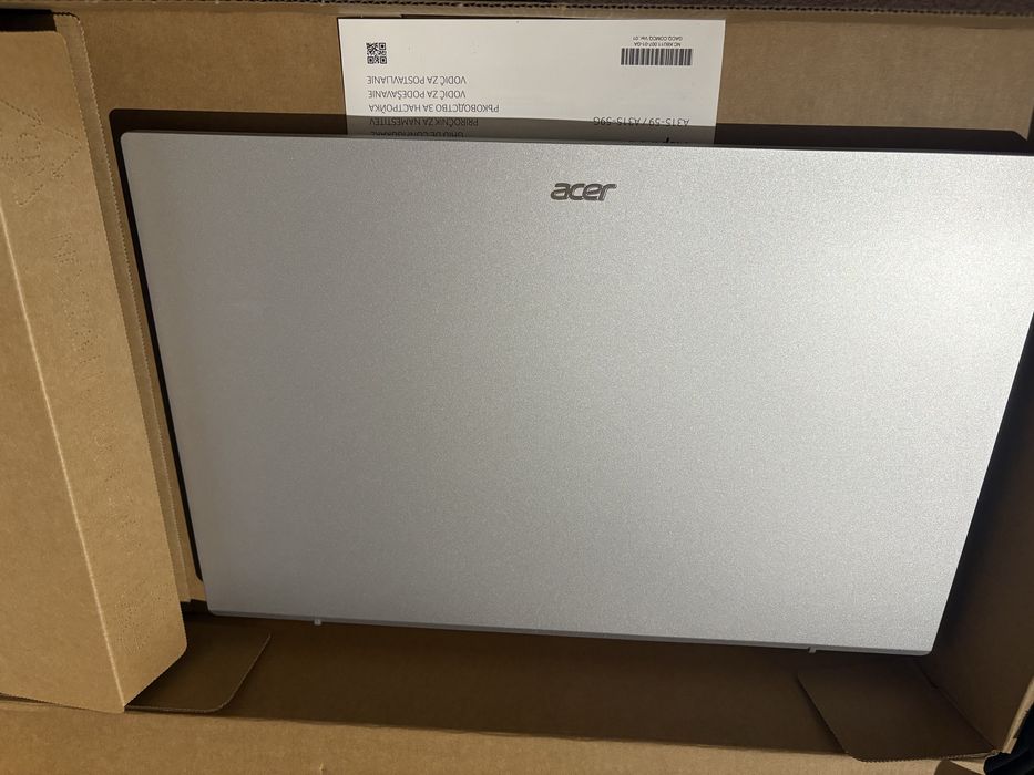 Чисто нов лаптоп Acer Aspire 3 i7 /MX550/ SSD / Windows + Гаранция/ цената е в евро