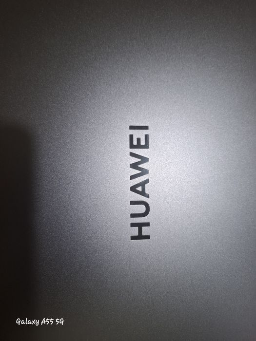Noutbook--Huawei (yangi holatda)