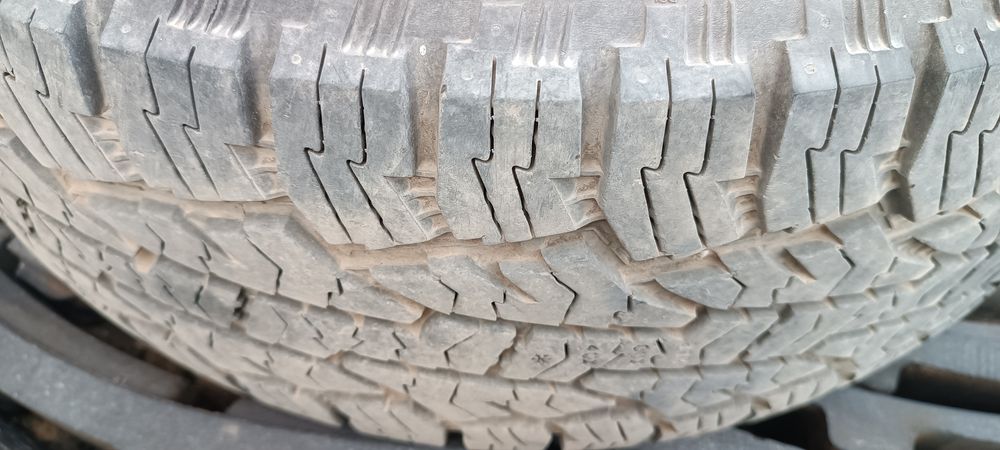 Покрышка 16- 265/70 для пикапа