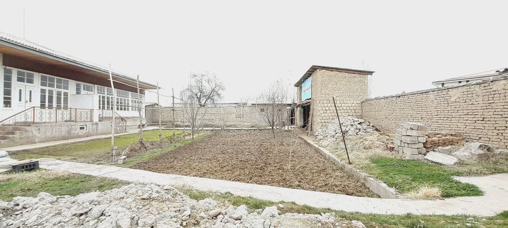 Uy sotiladi Kelishamiz Hamma sharoiti bor