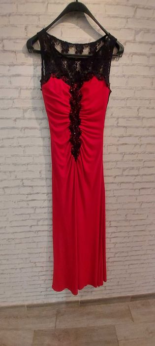 Rochie elegantă roșie cu dantelă