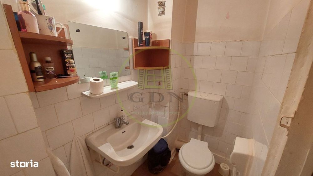 Apartament 3 camere, decomandat, parter, cartierul 1 Mai, zona Pelenda
