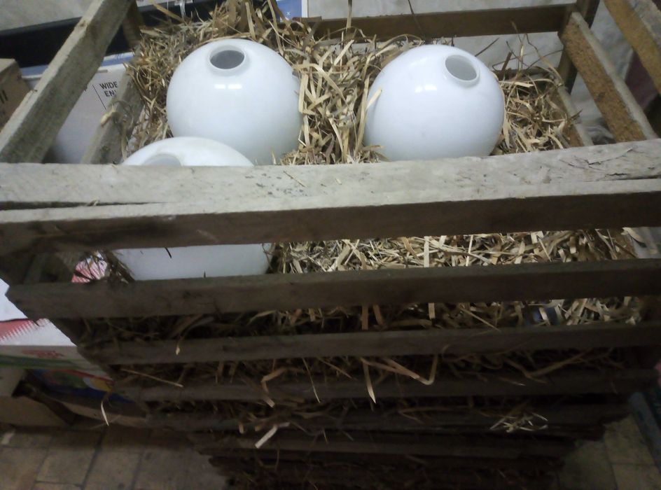 Продаются плафоны.