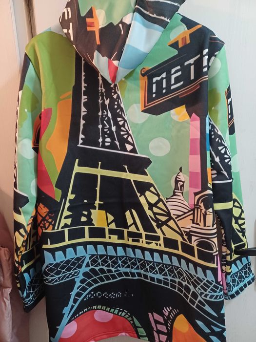 Дамско Яке с градски мотив