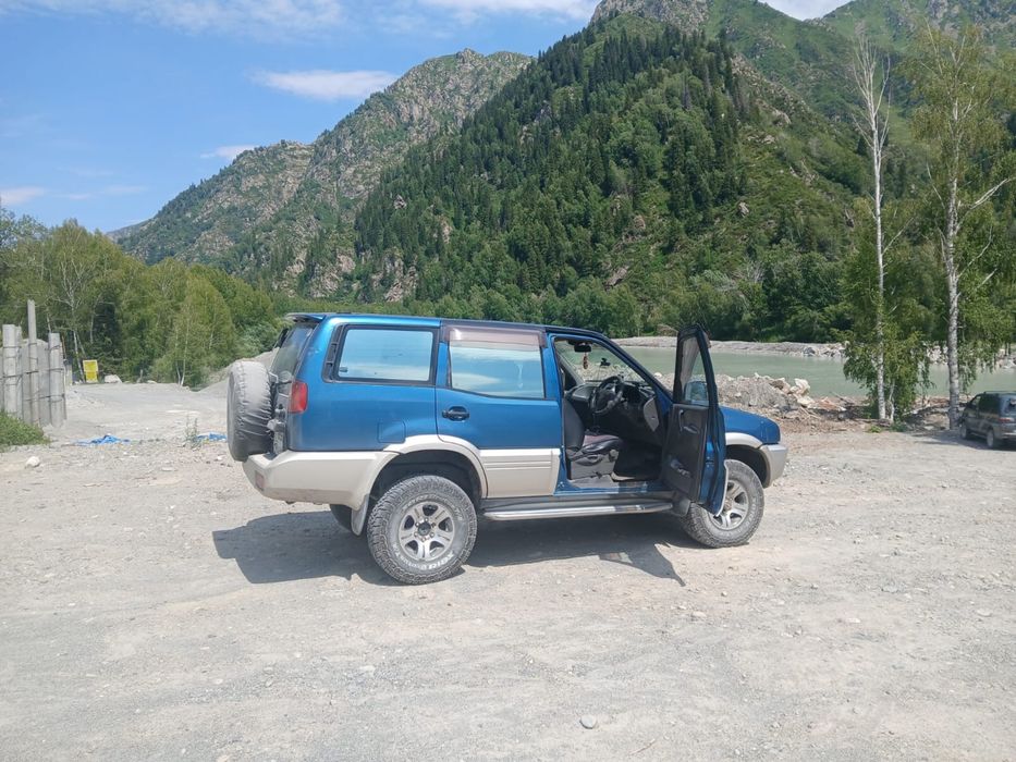 Продам Nissan Mistral