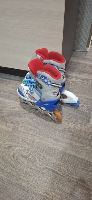 В продаже ролики детские