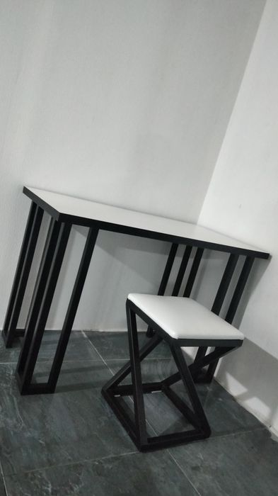 Продам стол лофт