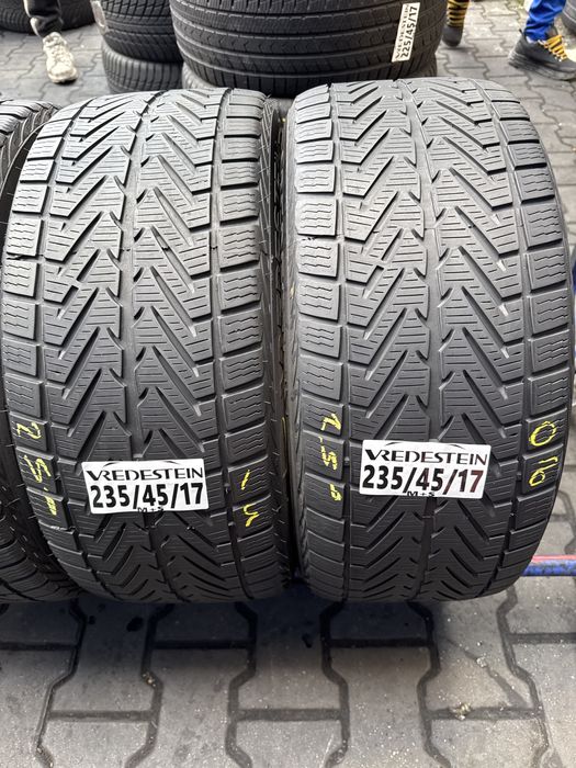 235/45/17 Vredestein M+S
