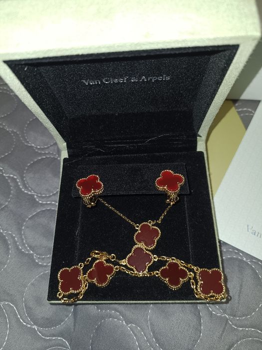 Продам набор серебро 925. Новое . Уступлю