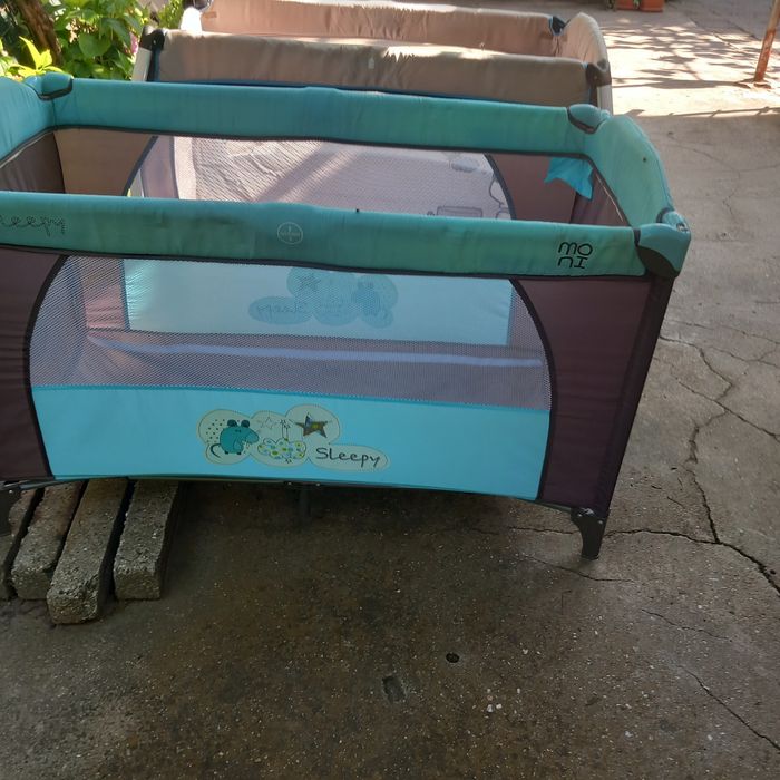 Детски кошари 2бр. Много запазени