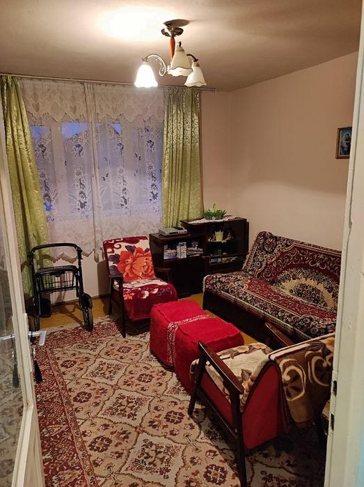 Apartament 3 camere, decomandat, parter