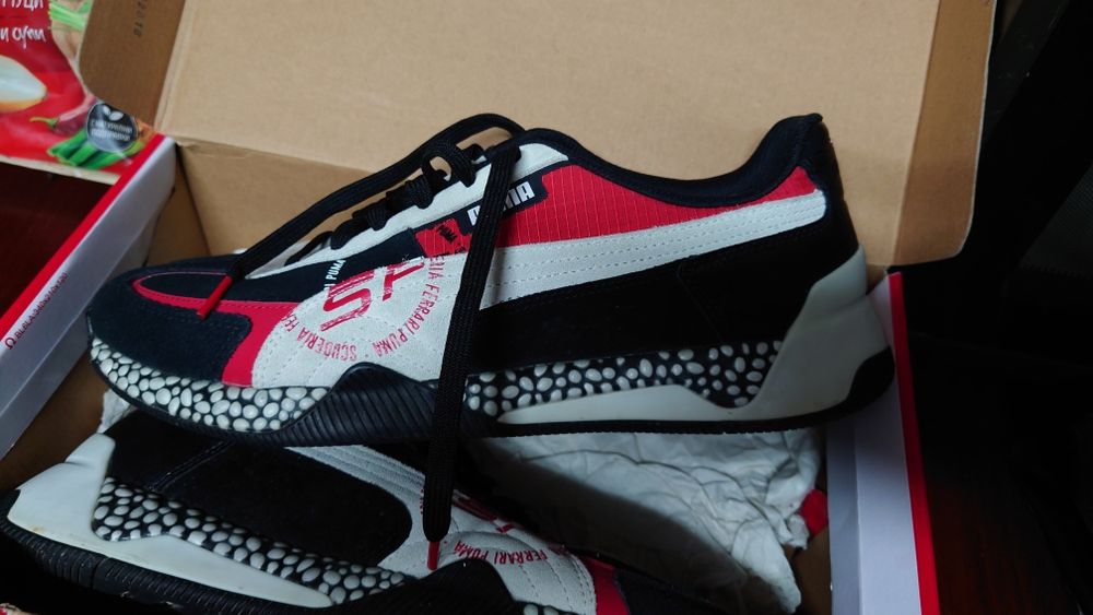 Маратонки Puma Ferrari.