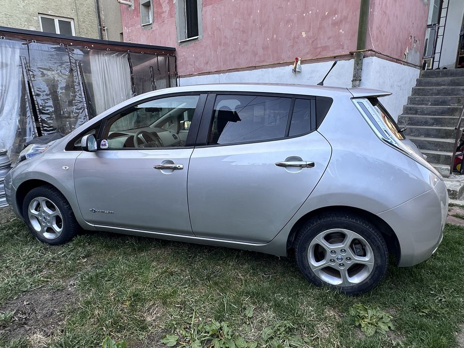 Nissa Leaf ZE0 electric 100%