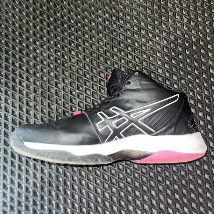 Продам кроссовки Asics SKY ELITF FF