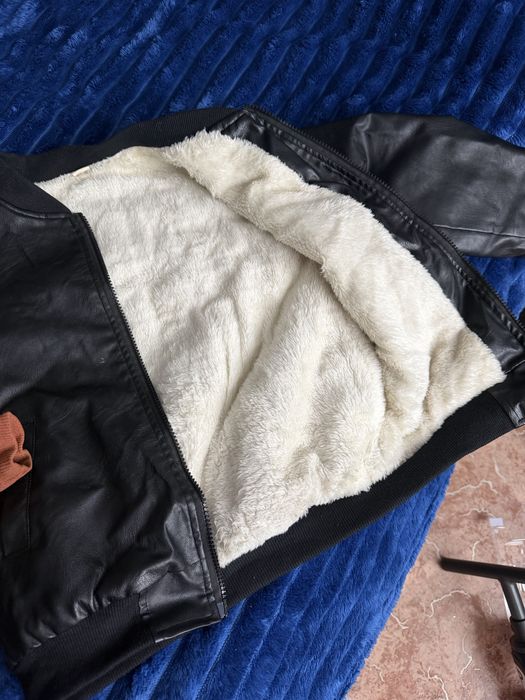 Продам куртки детские