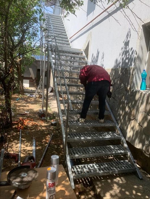 Scări metalice galvanizate