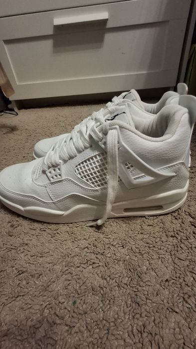 Кроссовки  Nike 42 размер