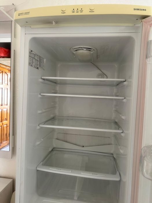 Продам холодильник