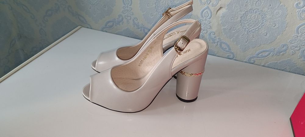 Продам новые туфли и сандали.