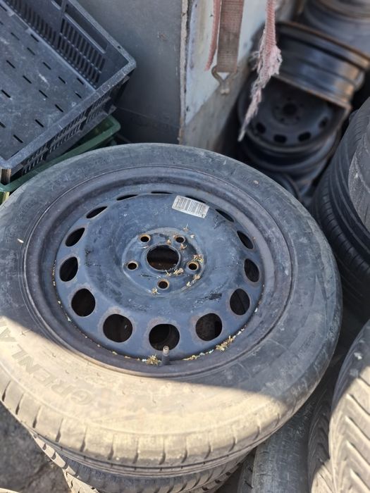 Vand roata rezerva vw passat b6 touran golf 5 are anvelopa 205 55 16 buna