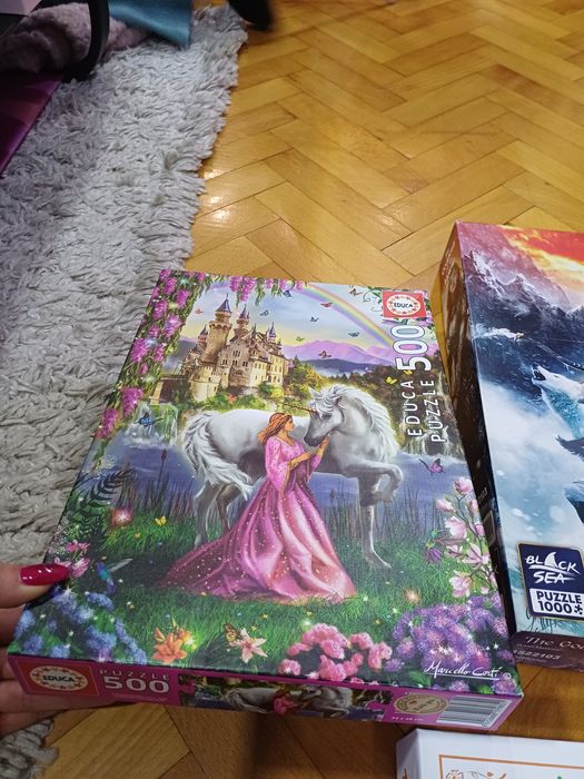 Продавам 4 броя  пъзели