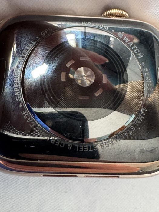 Vand apple watch pentru piese