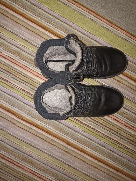 Vând ghetuțe îmblănite mărimea 33