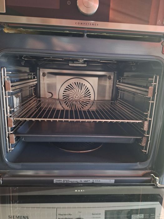 Фурна "АEG"-за вграждане