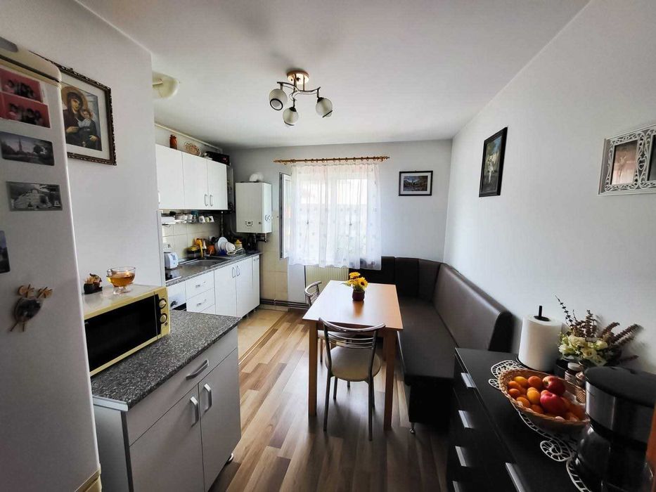 Apartament 3 camere, Comănești - Strada Gîrlei