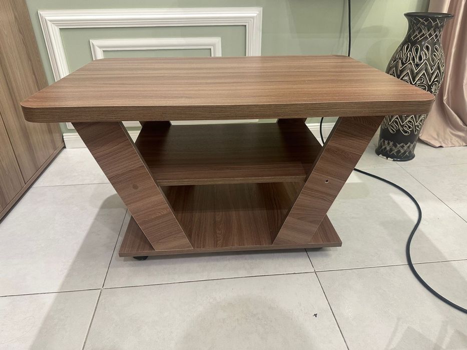 Продам журналный стол