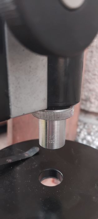 Старинен малък български микроскоп МУ-4