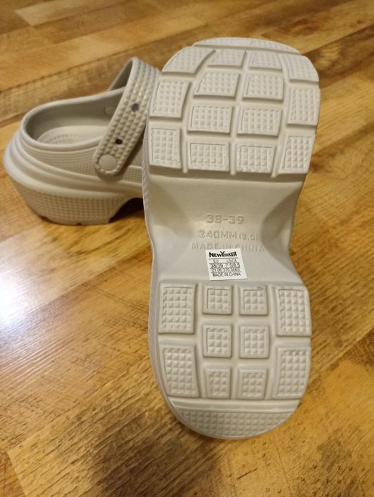 Papuci noi pt femei tip crocsi