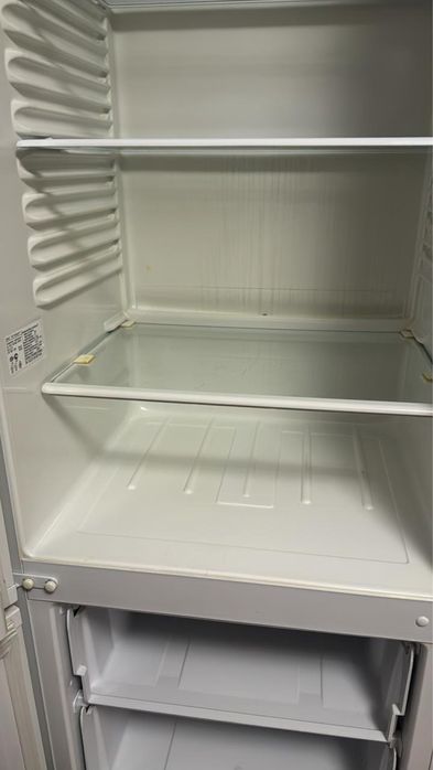 Холодильник на продажу