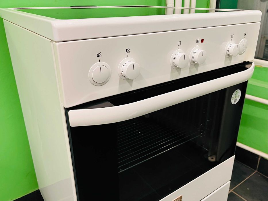 Готварска печка 60 см Voss Electrolux свободностояща с вентилатор