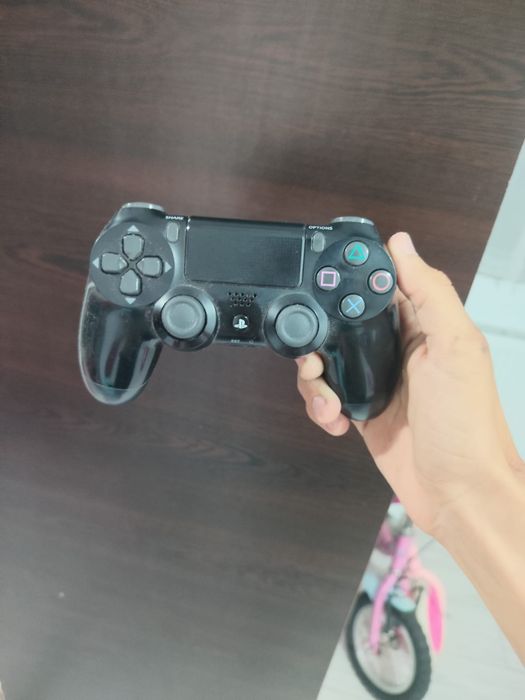 PlayStation 4 slim 1TB