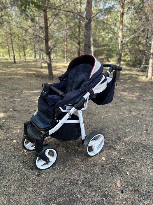 Продам коляску 3 в 1