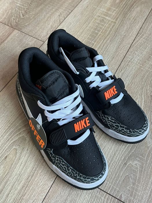 Ноаые кроссовки Nike air jordan