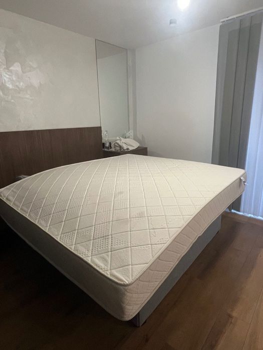 Продавам матрак с размер 1640х1900