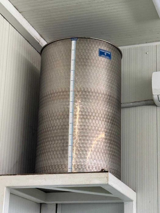 Bazin inox cu capac flotant, 600 litri, Nou! Nefolosit. Butoi vin MARCHISIO.