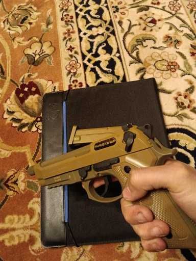 Umarex Beretta M9A3 FDE (CO2) – Пълен комплект + 25 капсули БОНУС