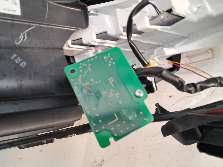 Фар Renault Zoe led