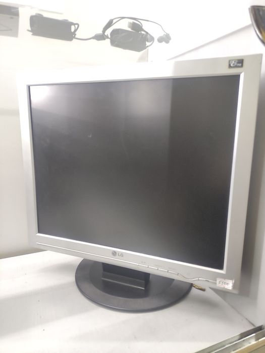 Мониторы разные    .